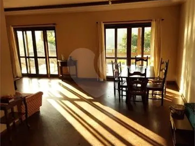 Imagem: Casa com 05 Dormitórios, Sendo 01 Suíte