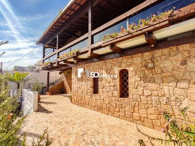 Imagem: Casa À Venda, 5 Quartos, 2 Vagas, Várzea
