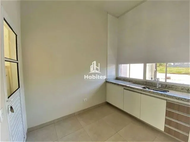 Imagem 2: Casa com 3 Dormitórios Sendo 1 Suíte para Alugar, R$ 2.050/Mês - Parque Das