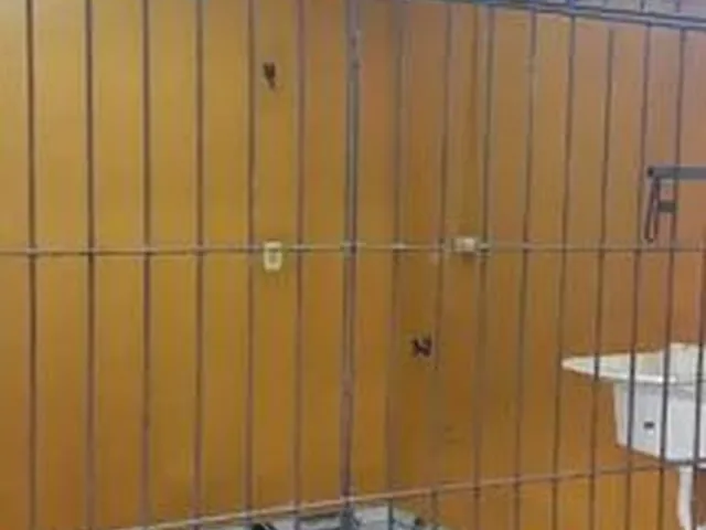 Imagem: A casa possui 2 Dormitórios, 1 Banheiro, 1 Vaga na garagem