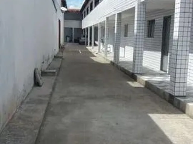 Imagem 4: Alugo Kitnet em Felipe Camarão 2/4 R$400,00 Reais Não Paga Água