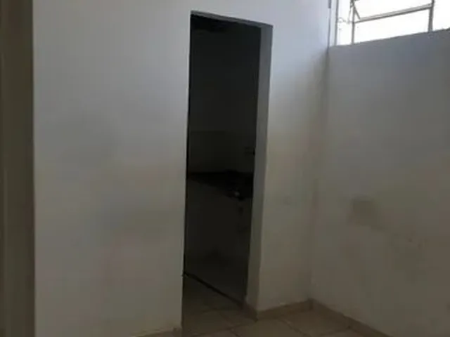 Imagem 15: Locação. Imóvel Comercial com 170 M2. Centro. Rua Floriano Peixoto Px a Jaime Brasil