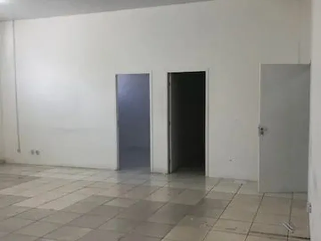 Imagem 3: Locação. Imóvel Comercial com 170 M2. Centro. Rua Floriano Peixoto Px a Jaime Brasil