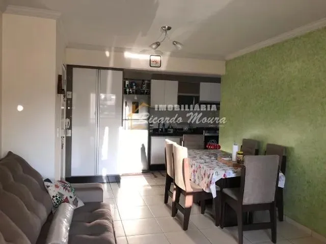 Imagem: O apartamento possui 2 Dormitórios, 1 Banheiro, 1 Vaga na
