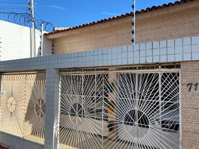 Imagem: Casa de Andar com 4 Suítes na Treze de