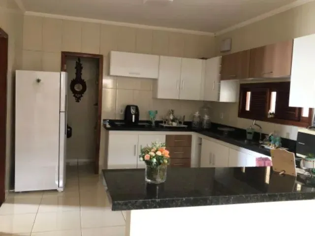 Imagem 6: Vendo Casa com 3 Quartos Sendo 2 Suítes e Uma Delas com Closet, Bairro Dirveu 2