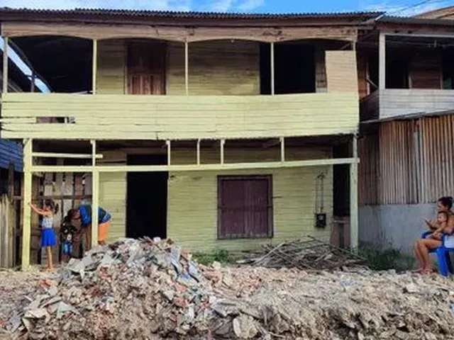 Imagem: A casa possui 3 Dormitórios, 1 Banheiro, 1 Vaga na