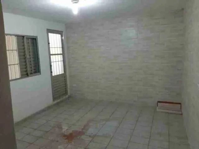 Imagem: Casa com 2 Quartos e 1 Banheiro À Venda