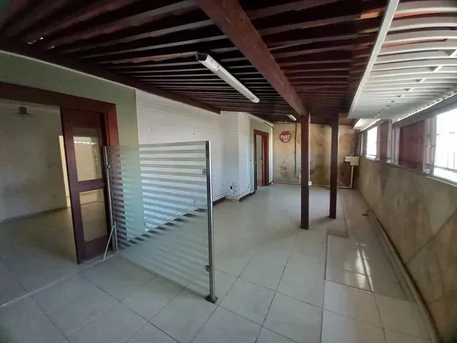 Imagem 5: Casa Comercial em Cidade Jardim, de Esquina