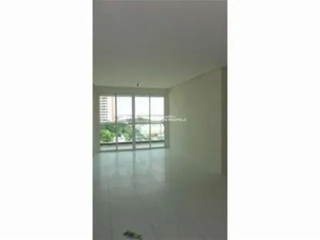 Imagem: O apartamento possui 3 Dormitórios, 2 Suítes, 1 Banheiro,