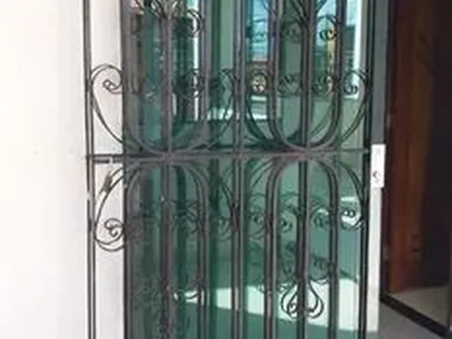 Imagem 1: Casa com 3 Dormitórios e Garagem - 1 Andar - para Alugar -B. Industrial - Aracaju/Se