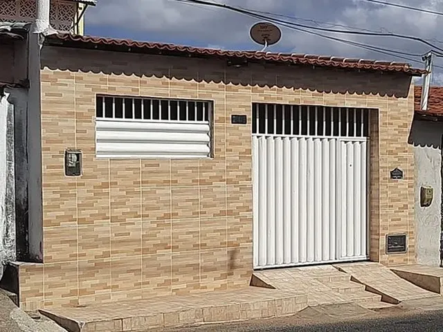 Imagem: Aluga-Se Uma Cada em Extremoz
