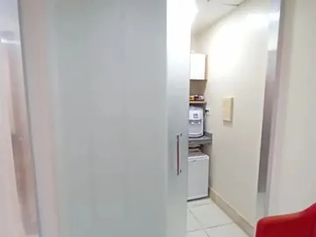 Imagem 5: Sala Comercial no Milenium - 32 M ² - Andar Alto - Aceita Financiamento
