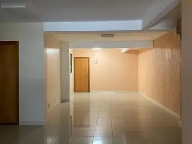 Imagem 8: Aluga-Se Excelente Prédio Comercial com 11 Salas no Adrianópolis