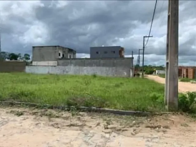 Imagem: Terreno em Rua Pública