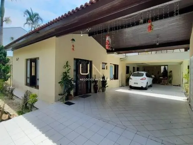 Imagem: Casa em Terreno de 720M² no Bairro santa