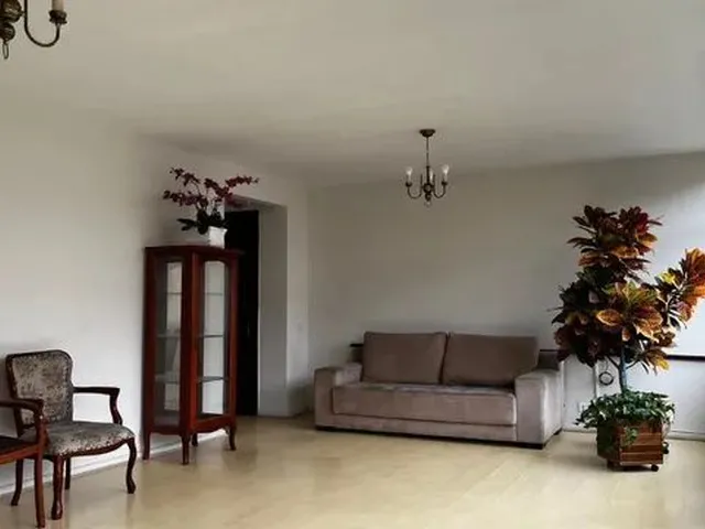 Imagem 2: Apartamento À Venda no Batel com 4 Quartos