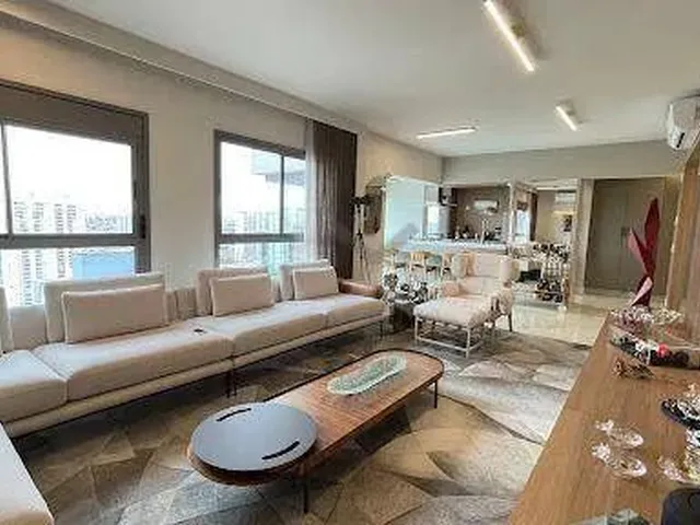 Imagem: Apartamento com 4 Dormitórios À Venda