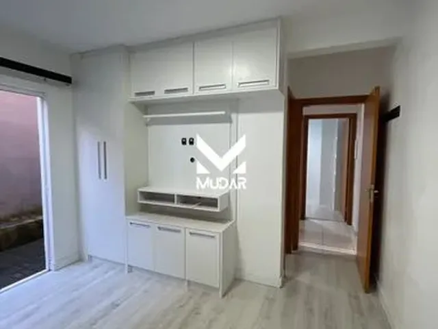 Imagem 2: Apartamento Semimobiliado com 2 Quartos e 1 Vaga na Vila Estrela
