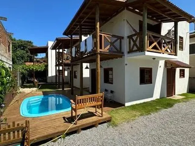 Imagem: Aluga-Se Casa de Luxo na Praia do Rosa com
