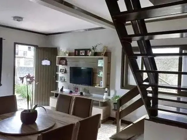 Imagem 3: Casa para Venda com 263 Metros Quadrados com 3 Quartos em Centro - Araquari - Sc