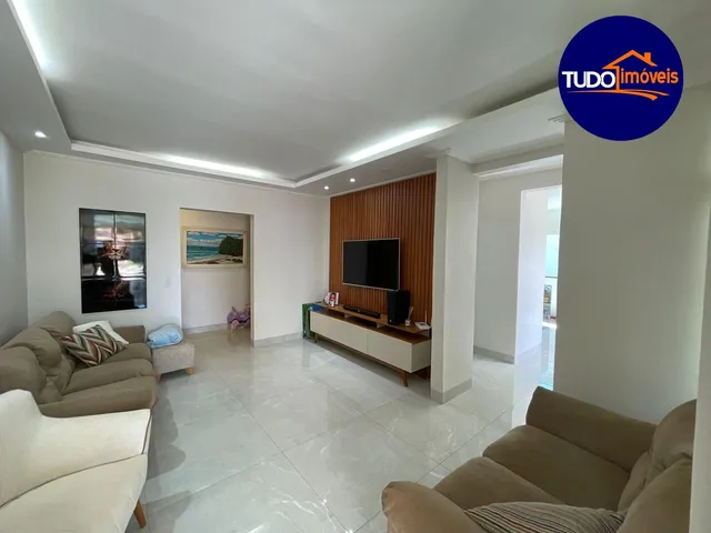 Imagem 7: ÓTIMA CASA COM 4 SUÍTES, REFORMADA, ÁREA DE LAZER COM CHURRASQUEIRA, CLOSET, PISO EM