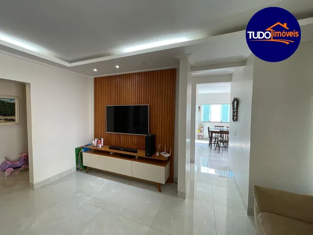 Imagem 15: ÓTIMA CASA COM 4 SUÍTES, REFORMADA, ÁREA DE LAZER COM CHURRASQUEIRA, CLOSET, PISO EM