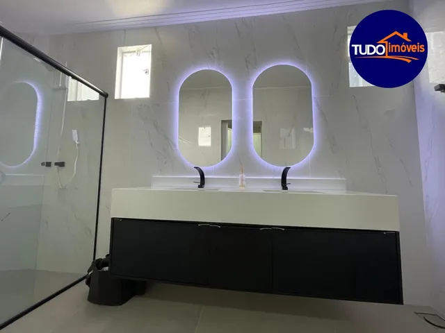 Imagem 10: ÓTIMA CASA COM 4 SUÍTES, REFORMADA, ÁREA DE LAZER COM CHURRASQUEIRA, CLOSET, PISO EM