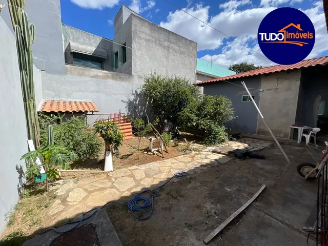 Imagem 13: ÓTIMA CASA COM 4 SUÍTES, REFORMADA, ÁREA DE LAZER COM CHURRASQUEIRA, CLOSET, PISO EM