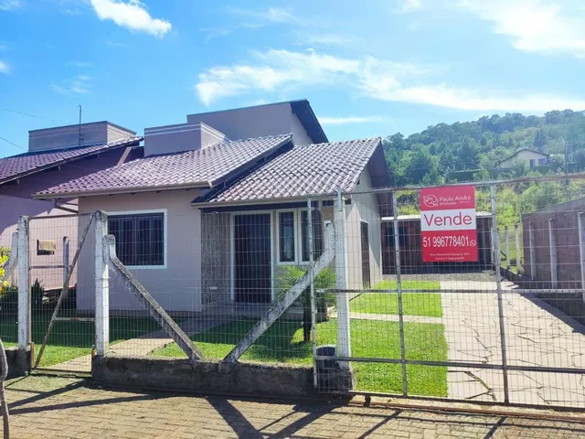 Imagem: A casa possui 2 Dormitórios, 1 Suíte, 2 Banheiros, 312m²