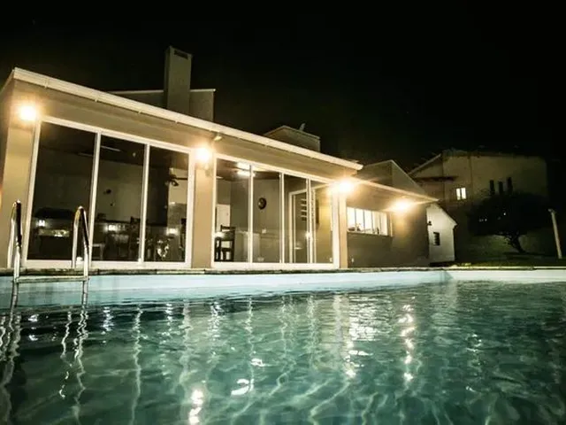 Imagem: Casa de Alto Padrão com 4 Dormitórios