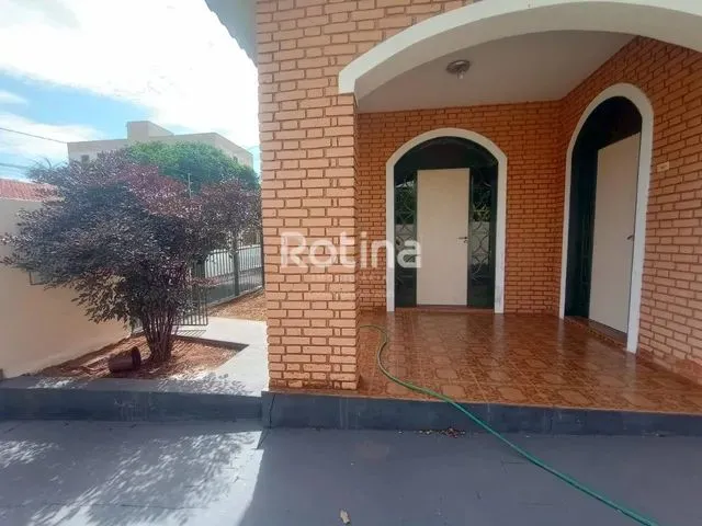 Imagem 10: Casa para Alugar, 3 Quartos, 1 Suíte, 2 Vagas, Brasil - Uberlândia/Mg - R$ 2.400,00