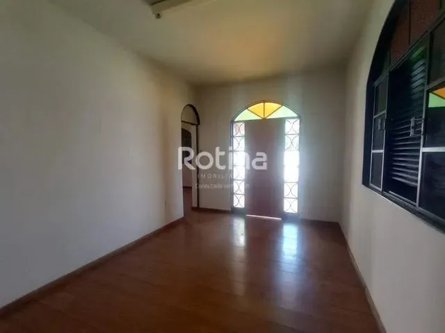 Imagem 4: Casa para Alugar, 3 Quartos, 1 Suíte, 2 Vagas, Brasil - Uberlândia/Mg - R$ 2.400,00