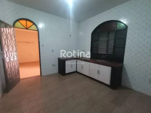 Imagem 8: Casa para Alugar, 3 Quartos, 1 Suíte, 2 Vagas, Brasil - Uberlândia/Mg - R$ 2.400,00