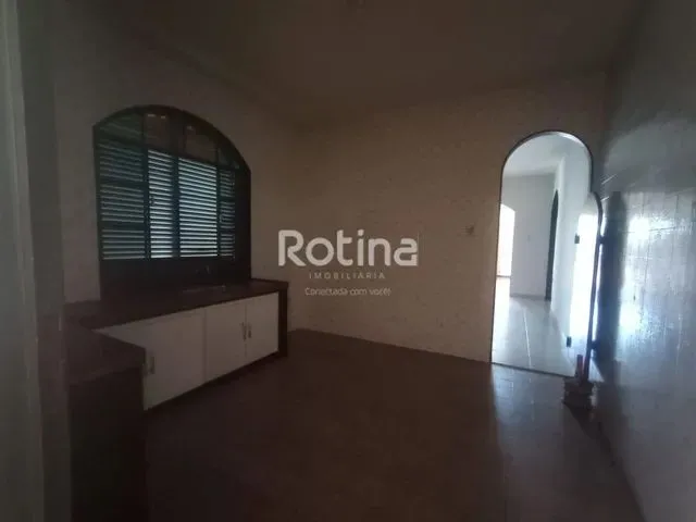 Imagem 12: Casa para Alugar, 3 Quartos, 1 Suíte, 2 Vagas, Brasil - Uberlândia/Mg - R$ 2.400,00