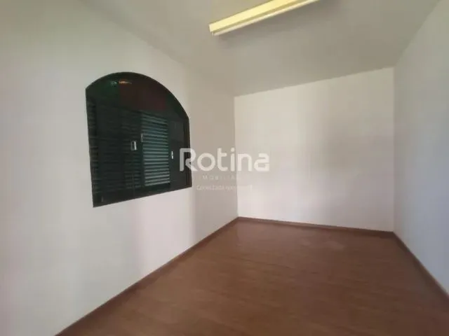 Imagem 11: Casa para Alugar, 3 Quartos, 1 Suíte, 2 Vagas, Brasil - Uberlândia/Mg - R$ 2.400,00