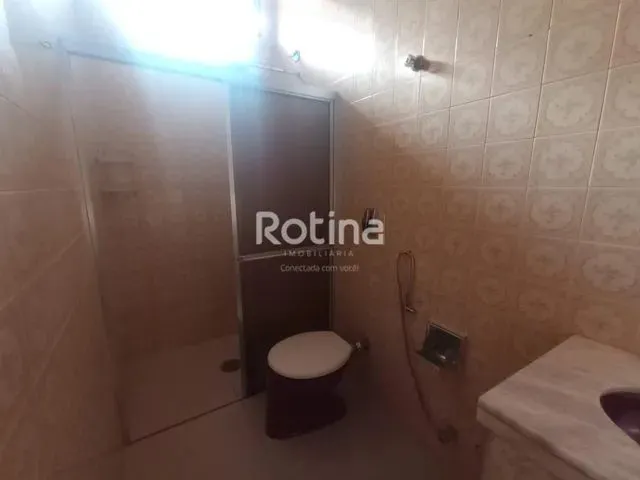 Imagem 13: Casa para Alugar, 3 Quartos, 1 Suíte, 2 Vagas, Brasil - Uberlândia/Mg - R$ 2.400,00