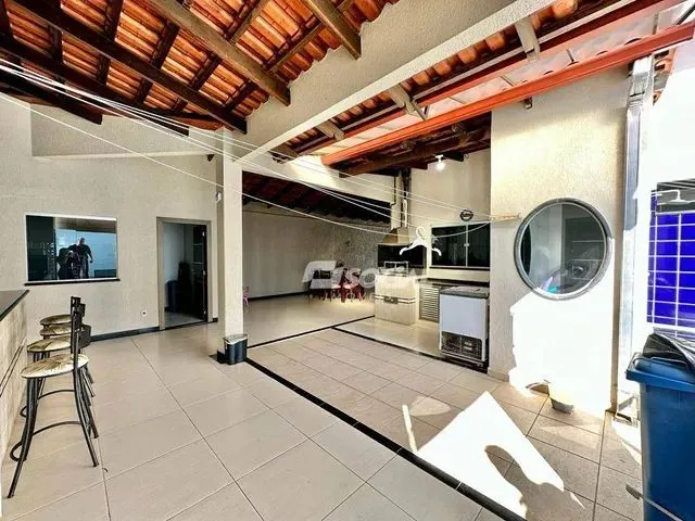 Imagem 16: Excelente Casa Disponível para Venda / Locação, com Ótimo Acabamento, Amplo Espaço E