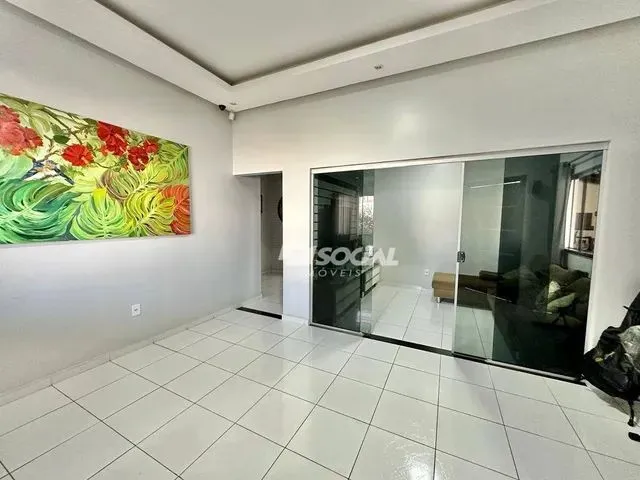 Imagem 2: Excelente Casa Disponível para Venda / Locação, com Ótimo Acabamento, Amplo Espaço E