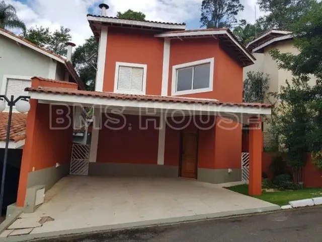 Imagem: A casa possui 2 Dormitórios, 1 Suíte, 3 Banheiros, 2