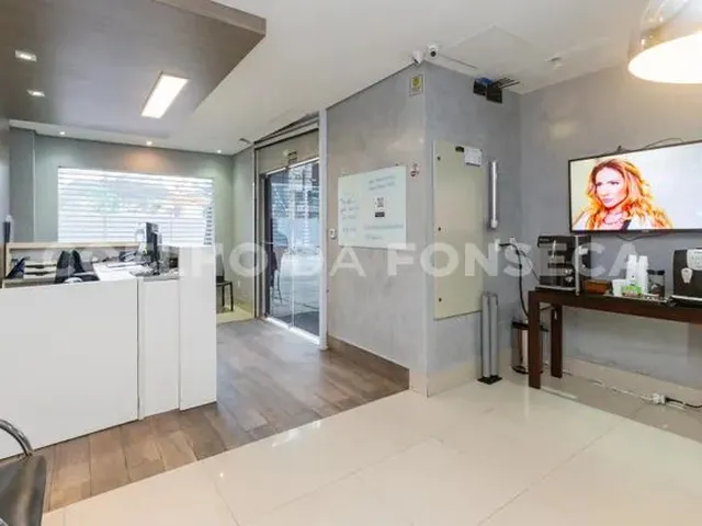 Imagem: A casa possui 5 Dormitórios, 5 Banheiros, 3 Vagas na