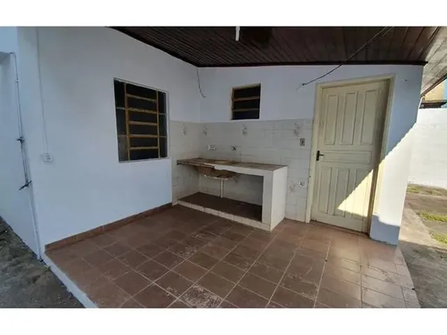 Imagem: Casa de 3 Quartos Próxima Ao Shopping