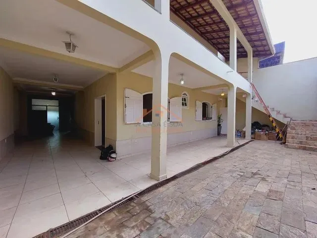 Imagem: Casa com 3 Quartos em Lote Plano, na Região