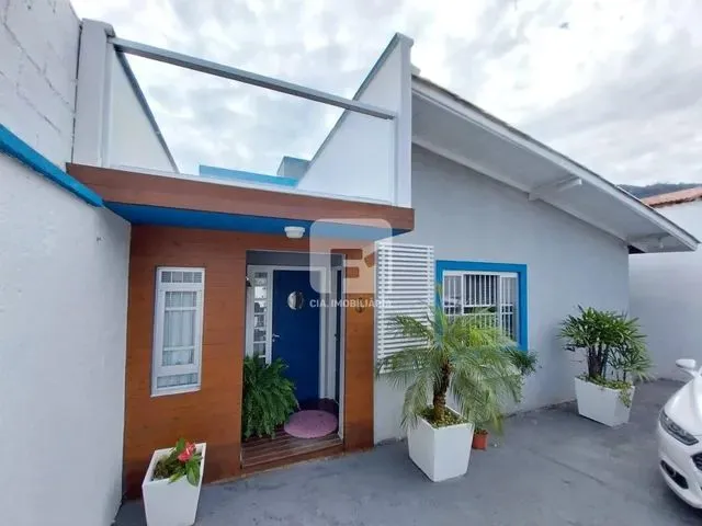 Imagem: Casa de 3 Dormitórios no Bairro Monte Verde