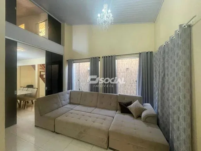 Imagem: Casa com 4 Dormitórios À Venda, 280 M²
