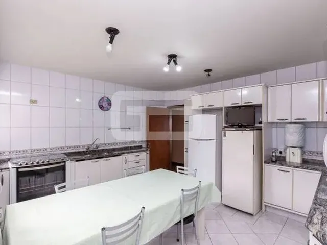 Imagem 4: Apartamento 4 Dormitórios Sendo 1 Suíte no Centro de Curitiba