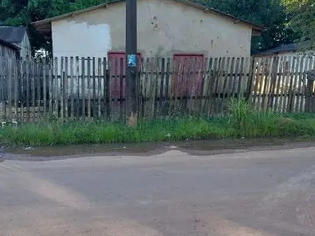 Imagem: A casa possui 1 Dormitório, 1 Banheiro e está localizado