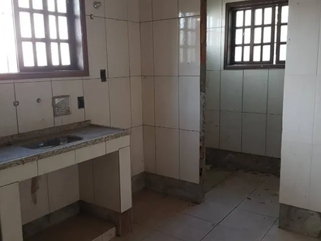 Imagem: Amplo Terreno com Casa