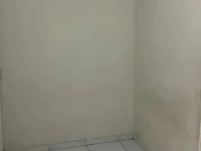 Imagem: A casa possui 1 Dormitório, 1 Banheiro e está localizado