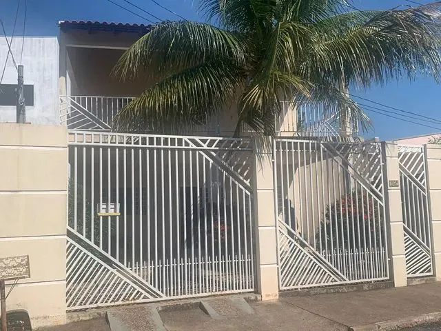 Imagem: Casa Sobrado Atrás do Tre-Mt, Semi-Mobiliada